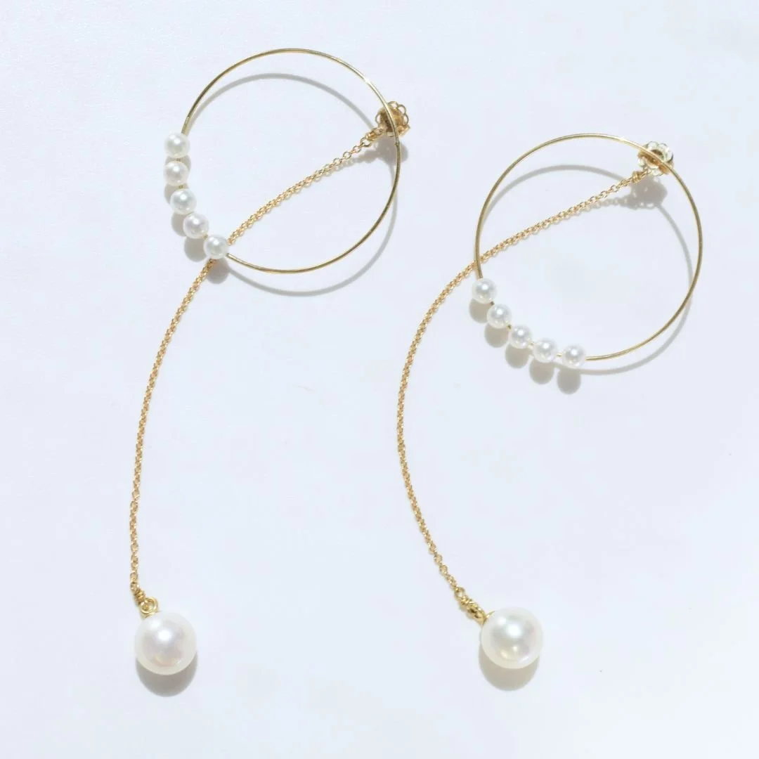 ピアス Monday Edition _ Teardrop Pearl Hoop Earrings - Gold MONDAY EDITION】Teardrop Pearl Hoop Earrings - Gold